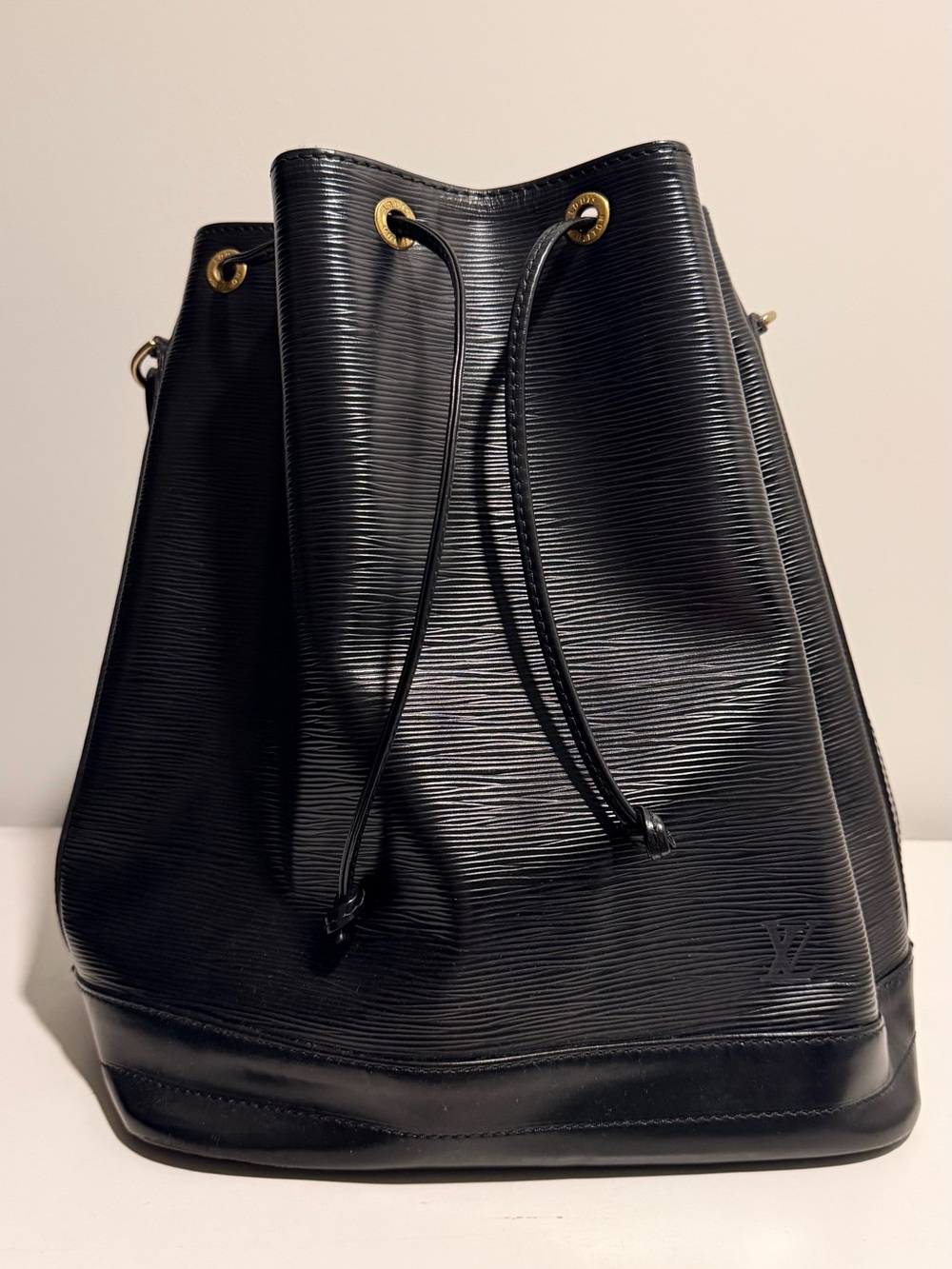 Louis Vuitton Black Epi Leather Bucket Drawstring Shoulder Bag